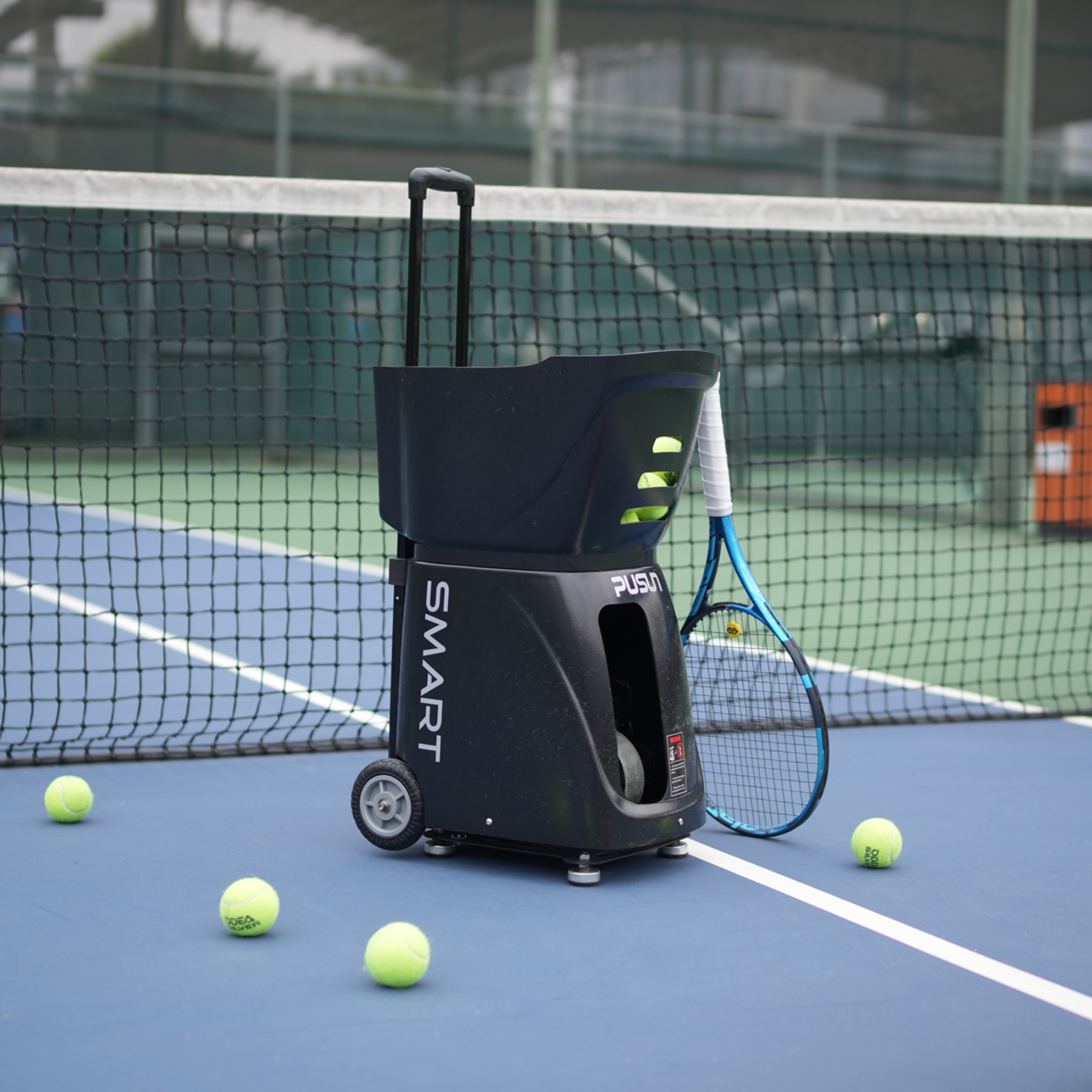 PUSUN Smart Tennis Ball Machine with portable design, ideal for indoor and outdoor training, suitable for all skill levels